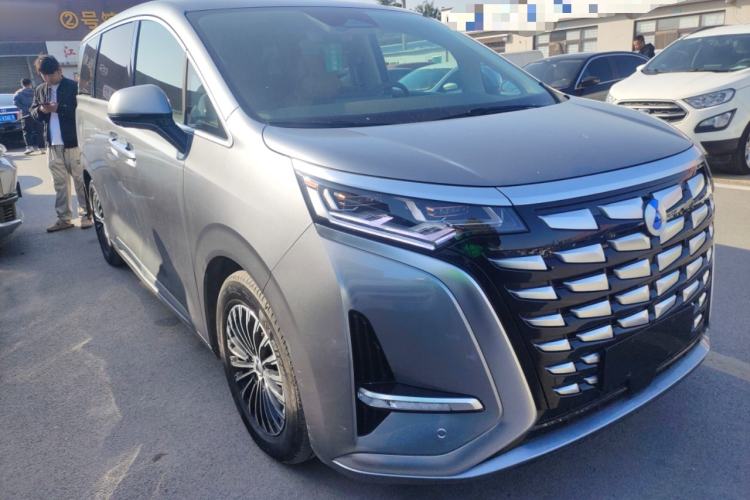 Used Denza D9 2023 DM-i 965 Luxury Model