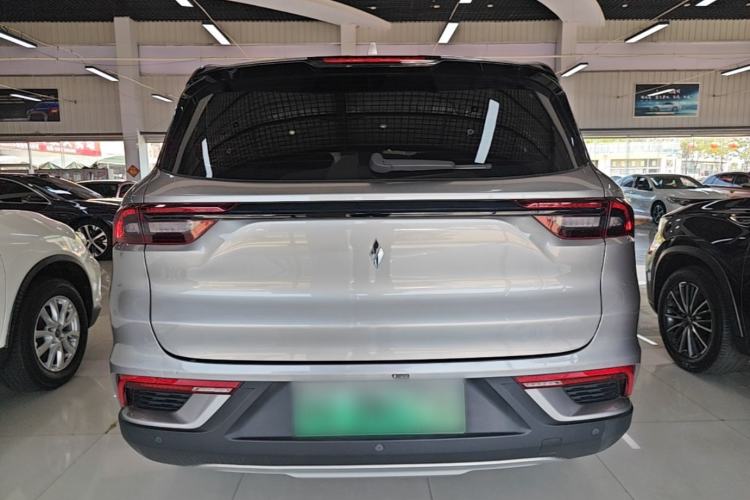 Used Livan 9 2023 470 km Executive Version
