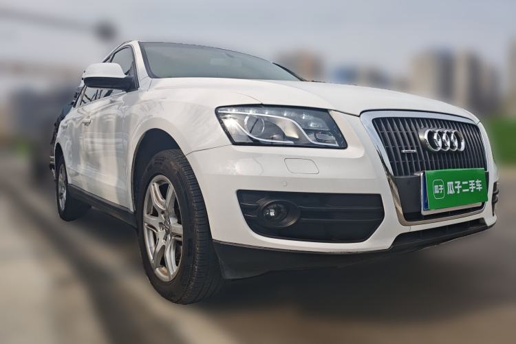 Used Audi Q5 2012 2.0TFSI Technology Model Front Right 45 Deg