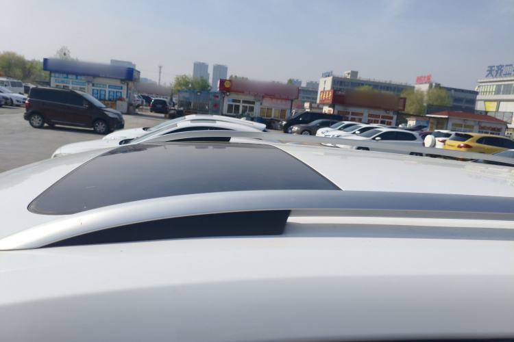 Used FORTHING Joyear X5 2017 1.6L Manual Luxury Model Roof