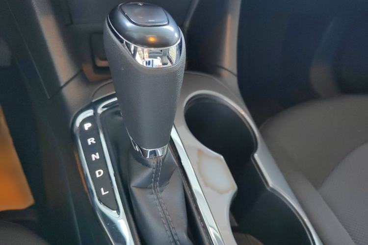 Used Chevrolet Cruze 2017 1.5L Hatchback Automatic Pioneer Sunroof Edition