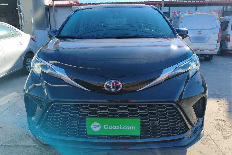 Used Toyota Granvia 2023 2.5L Hybrid Luxury Edition