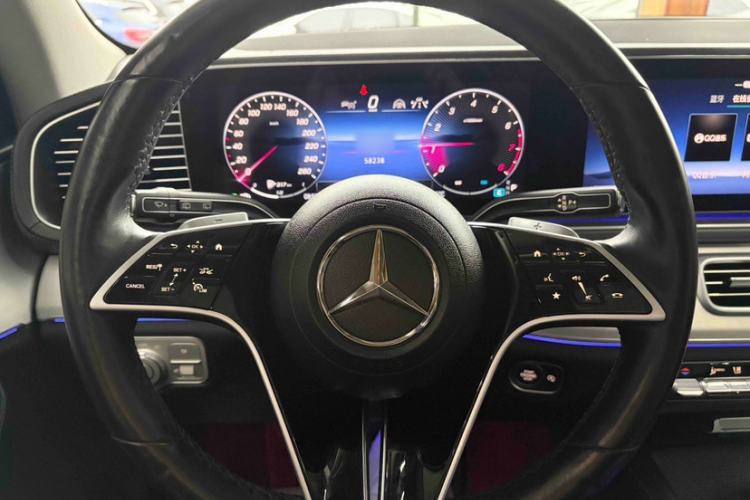 Used Mercedes-Benz GLE 2024 GLE 450 4MATIC AMG Line Interior 2