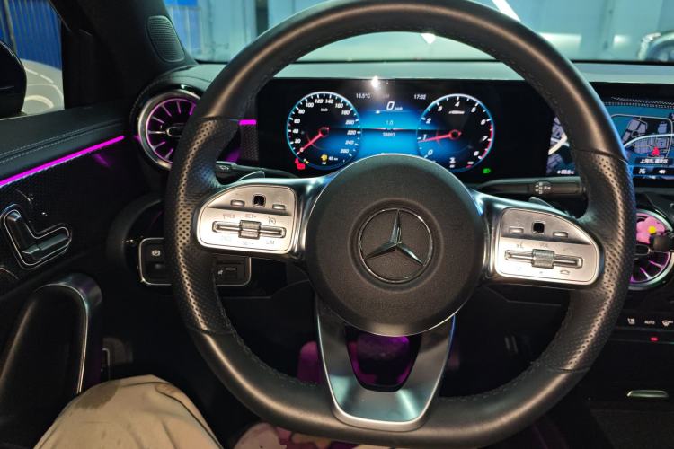 Used Mercedes-Benz A-Class 2021 A 200 L Sport Sedan Fashion Model
