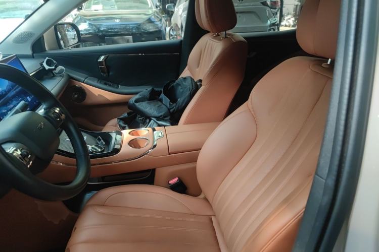 Used AION V 2024 Aion Tyrannosaurus 650 Smart Luxury Edition
