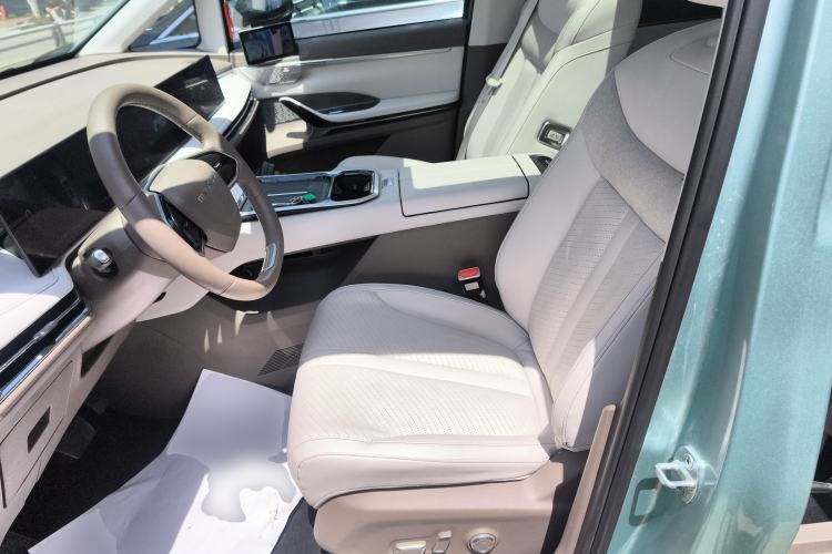 Used SAIC MAXUS Dajia 7 2024 605 km Extended Range Highland Version Six-Seater Left Front Seat