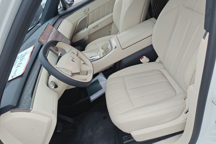 Used ONVO Luxeed L90 2025 Model—Ultra Six-Seater Version Left Front Seat