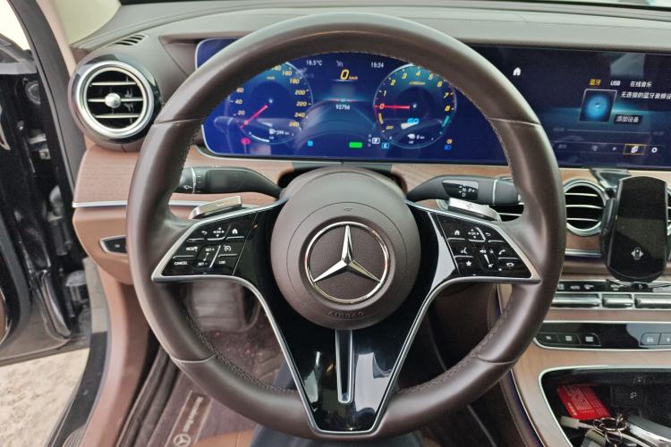 Used Mercedes-Benz E-Class New Energy 2022 Facelift E 350 e L Plug-in Hybrid Sedan Steering Wheel