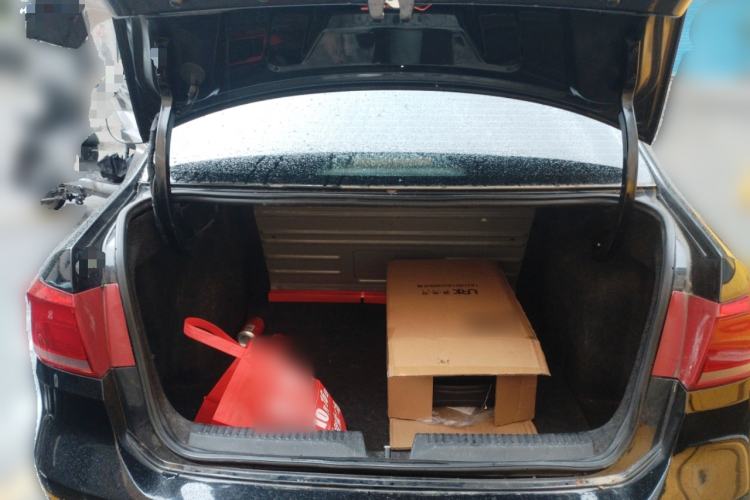 Used Volkswagen Santana 2015 1.6L Automatic Comfort Edition Trunk