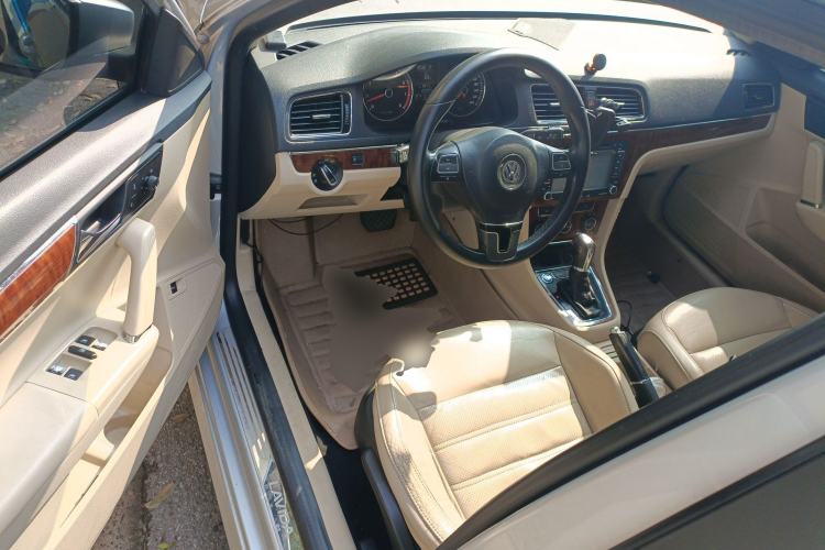 Used Volkswagen Lavida 2013 1.4TSI DSG Luxury Edition Driver Seat