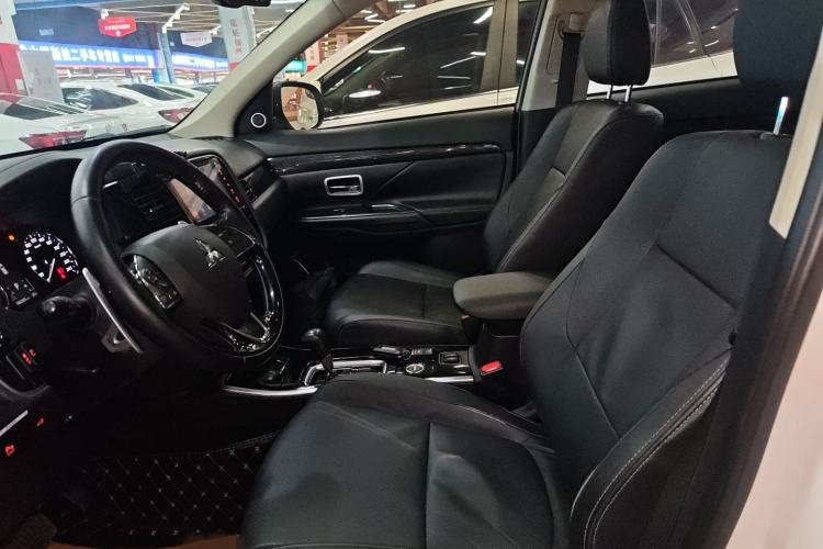 Used Mitsubishi Outlander 2018 2.4L 4x4 Elite Edition 5 Seats
