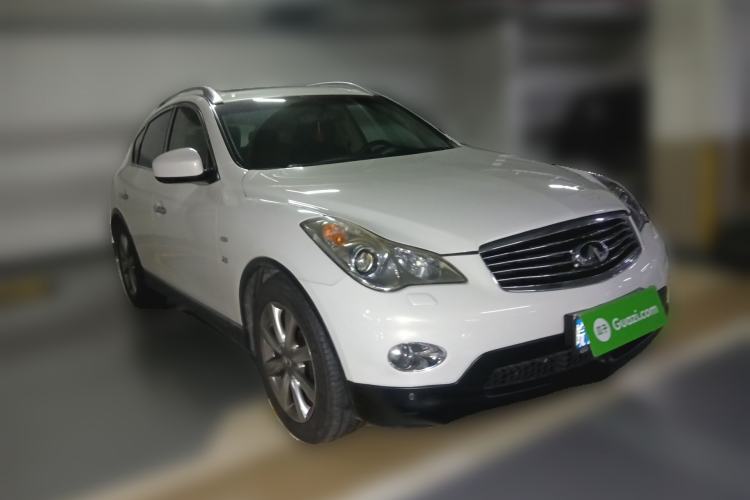 Used Infiniti QX50 2013 2.5L Two-Wheel-Drive Elegant Edition Front Right 45 Deg