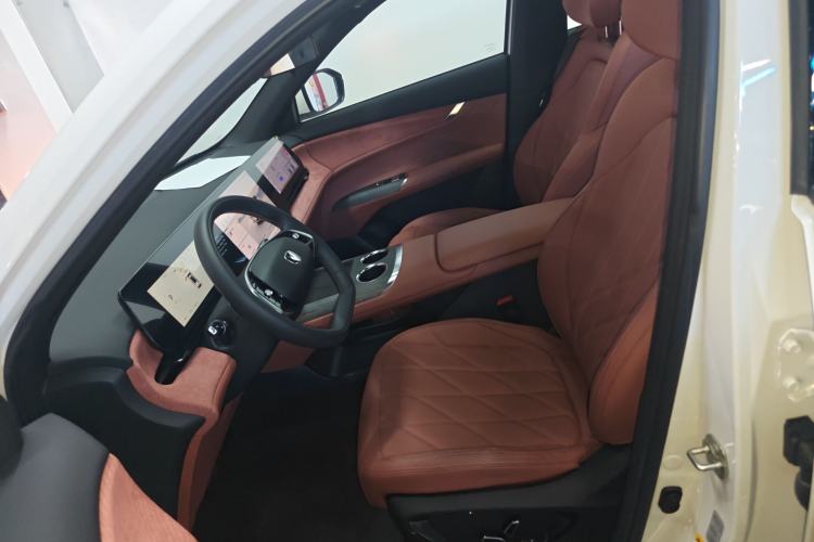 Used CHANGAN CS75 PLUS 2025 4th Generation 1.5T New Blue Whale Smart Luxury Edition
