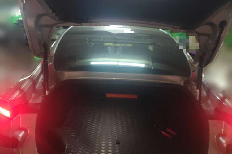 Used XPeng P7 2021 480E Trunk