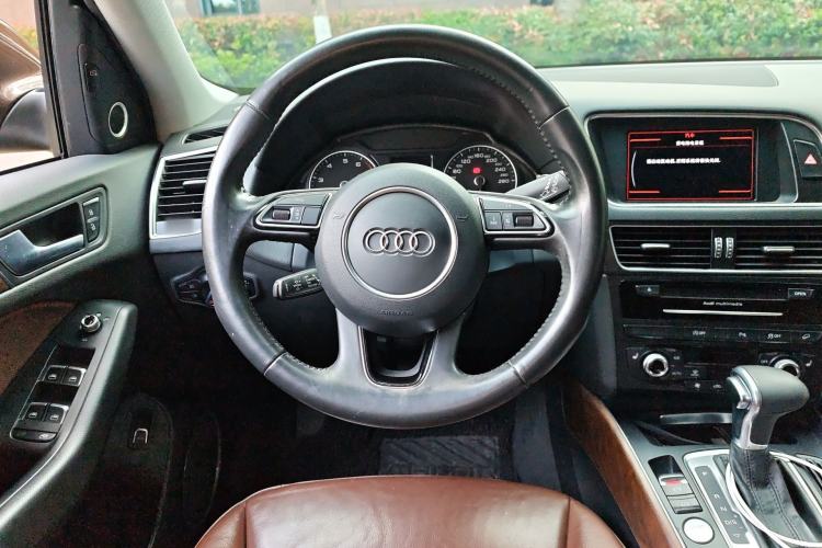 Used Audi Q5 2015 40 TFSI Comfort Model