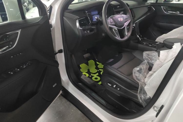 Used Cadillac XT5 2020 28T 4x4 Leading Sport Model