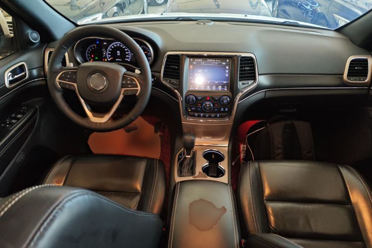 Used Jeep Grand Cherokee 2016 3.0L Comfort Navigation Edition Center Console