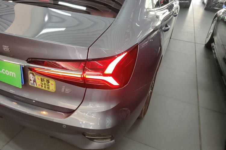 Used Roewe i5 2021 1.5L CVT Starry Edition