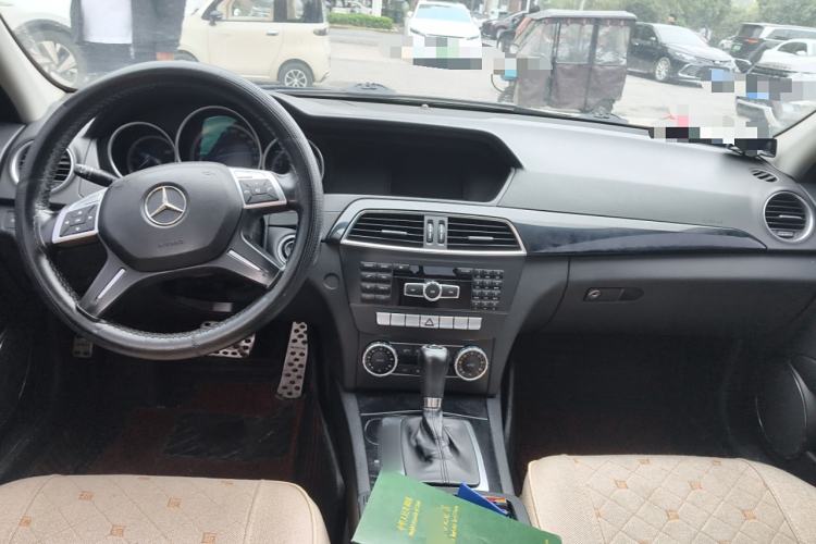 Used Mercedes-Benz C-Class 2010 C 180K Classic model