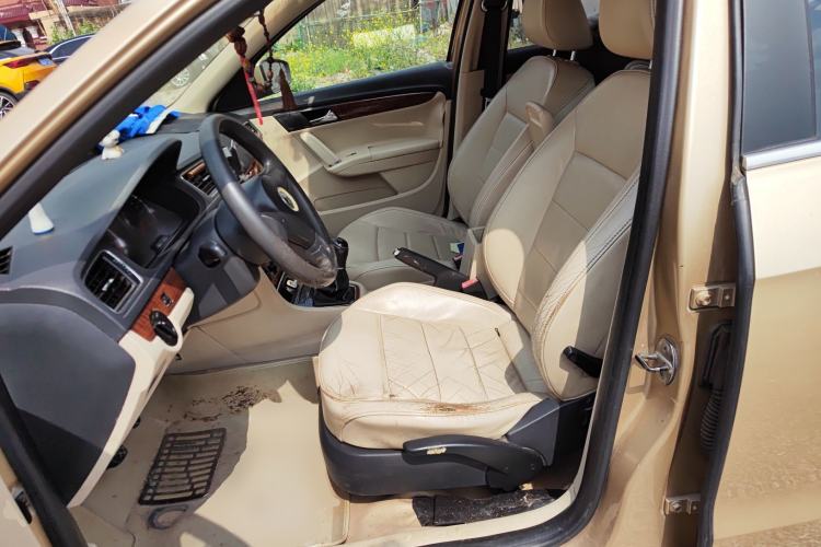 Used Volkswagen Lavida 2013 1.6L Manual Comfort Edition