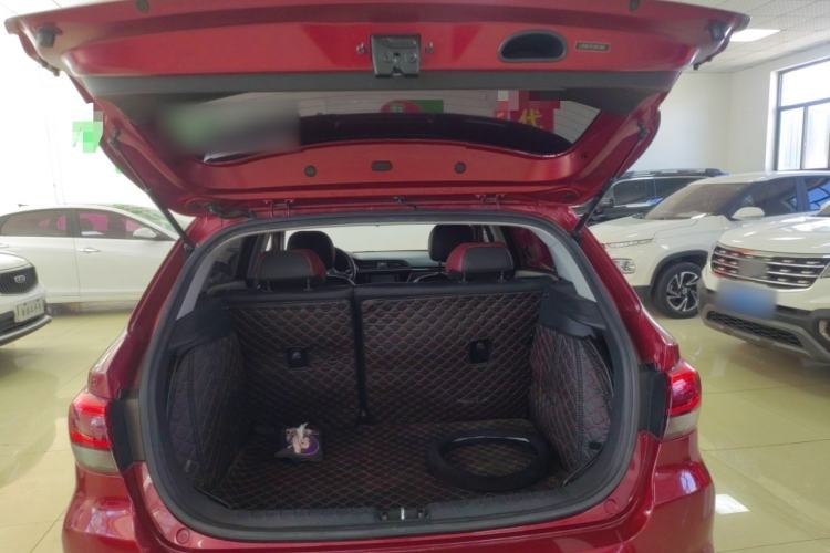 Used Kia KX Cross 2017 1.4L AT GLS
