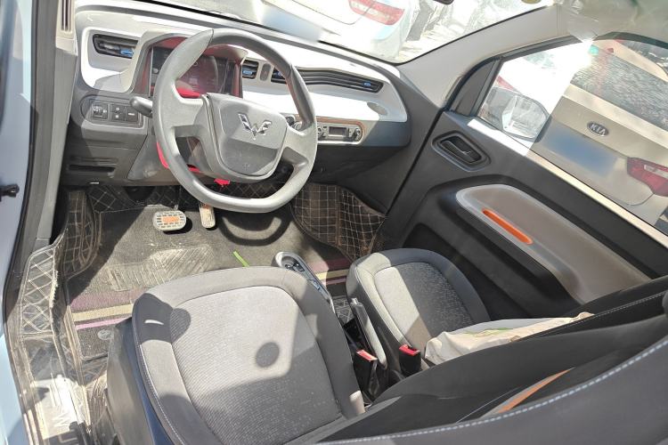 Used Wuling Hongguang MINIEV 2020 Freedom Version Lithium Iron Phosphate Center Console