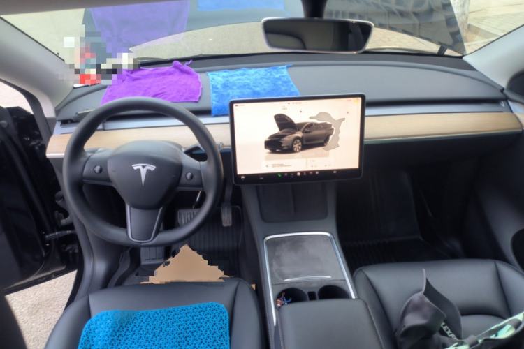 Used Tesla Model Y 2022 Rear-Wheel-Drive Version Center Console