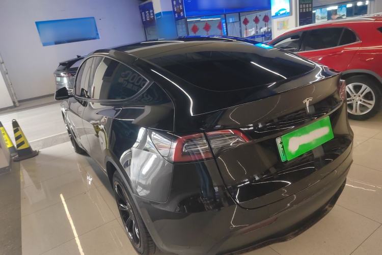 Used Tesla Model Y 2023 Long-Range All-Wheel-Drive Version Exterior 2