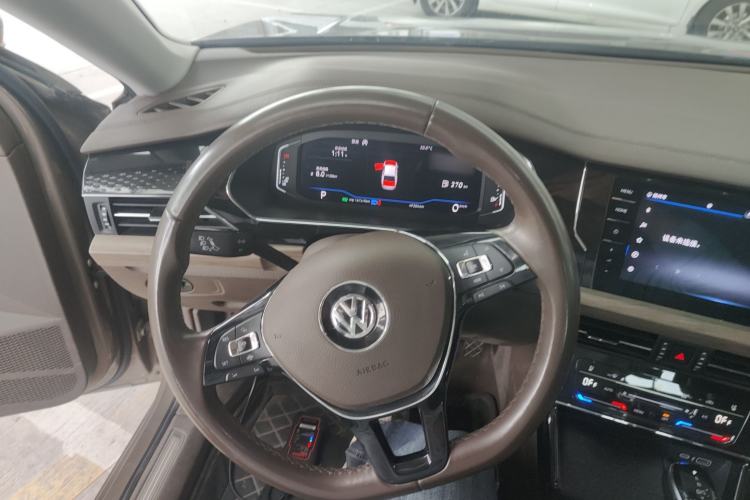 Used Volkswagen Passat 2020 330TSI Luxury Edition China VI Steering Wheel