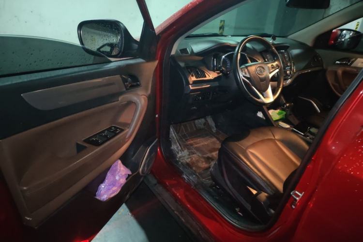 Used JAC Group Refine S5 2015 1.5T Automatic Elite Model