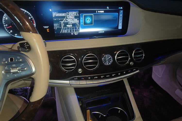 Used Mercedes-Benz Maybach S-Class 2018 S 450 4MATIC Audio And AC Panel