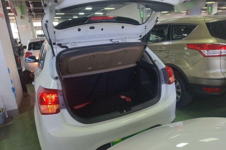 Used Kia K2 2015 Hatchback 1.4L AT GLS Cool Edition