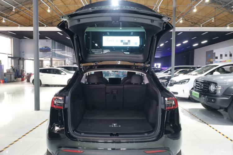 Used Tesla Model Y 2023 Rear-Wheel-Drive Version Trunk