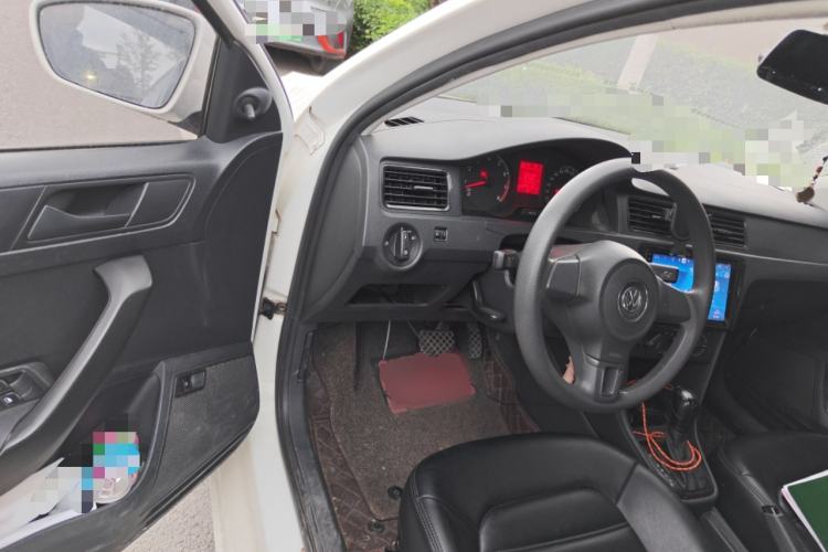 Used Volkswagen Santana 2015 1.6L Automatic Fashion Edition Driver Seat