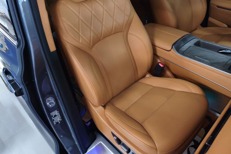 Used Wey Gaoshan 2025 Four-Wheel Drive Alpine 8 Right Front Seat