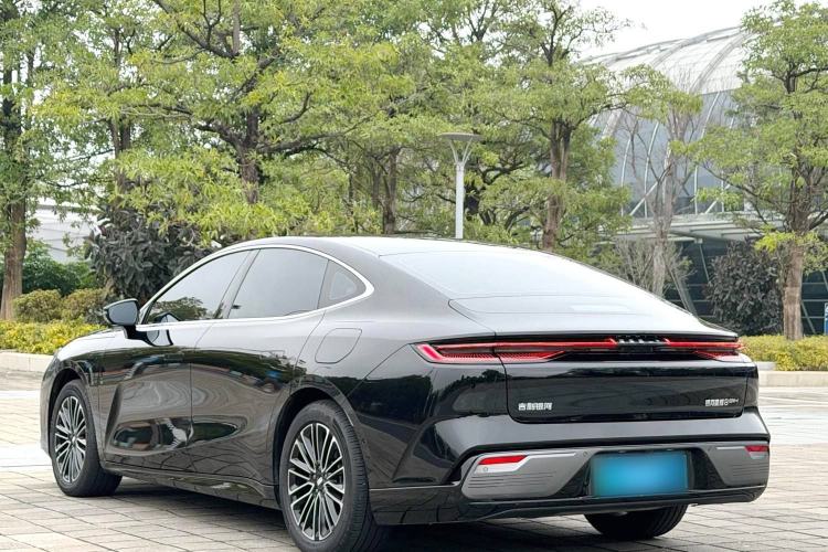 Used Geely Galaxy Galaxy 8 2025 130km EM-i Deluxe Edition