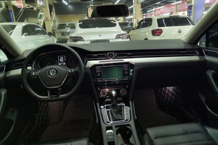 Used Volkswagen Magotan 2018 330TSI DSG Advanced Model Center Console