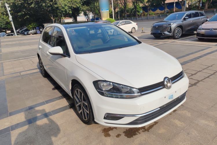 Used Volkswagen Golf 2020 280TSI DSG Comfort Version Front Right 45 Deg