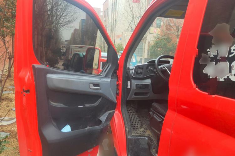 Used SAIC MAXUS Xintu V80 2021 2.0T PLUS AMT All-in-One King Long Wheelbase Mid-Roof Design—6/7/8/9-Seater
