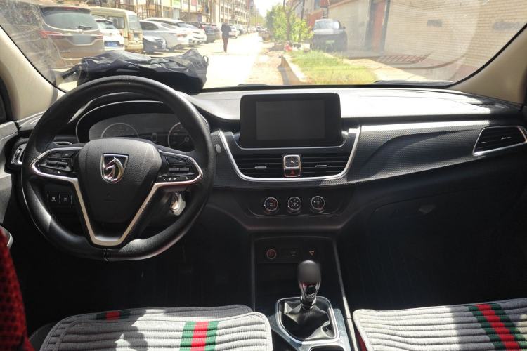 Used Baojun 730 2021 1.5L Manual Fashion Version 7 Seats