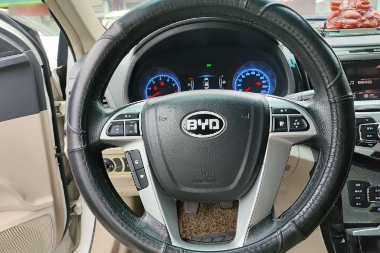 Used BYD Surui 2012 1.5L Manual Luxury Version Steering Wheel