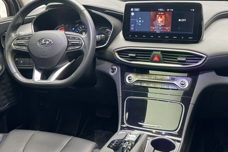 Used Hyundai Santa Fe 2020 380 TGDi Automatic Two-Wheel Drive GLS Luxury Edition Audio And AC Panel