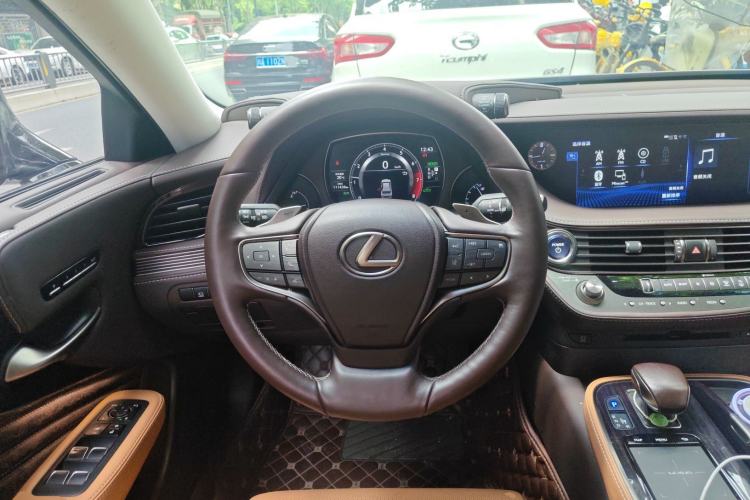 Used Lexus LS 2020 500h Excellence Edition China VI standard
