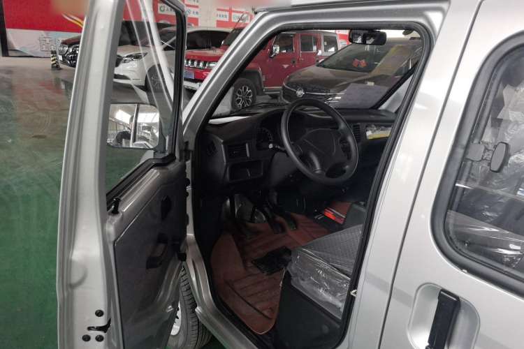 Used Wuling Zhiguang 2023 1.5L Practical Version 5/7 Seats