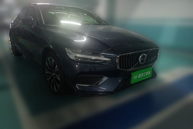 Used Volvo S60 2023 B4 Zhiyuan Luxury Edition Front Right 45 Deg