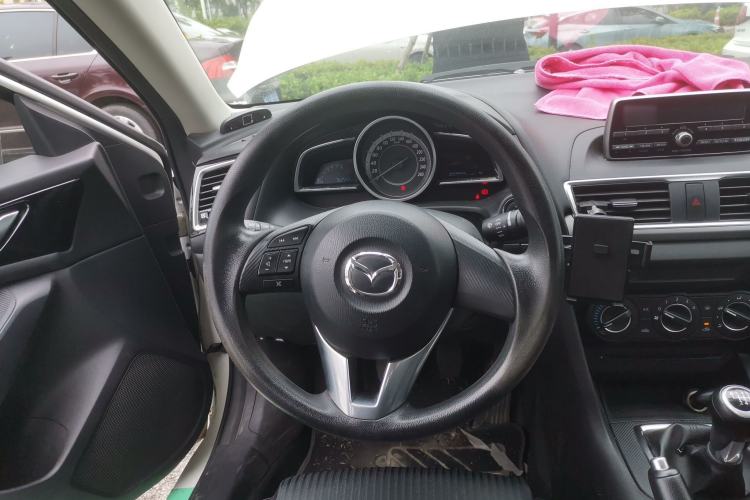 Used Mazda 3 Axela 2016 Sedan 1.5L Manual Comfort Model
