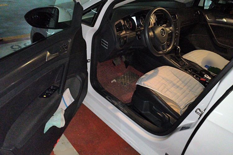 Used Volkswagen Golf 2015 1.6L Automatic Fashion Model Driver Seat