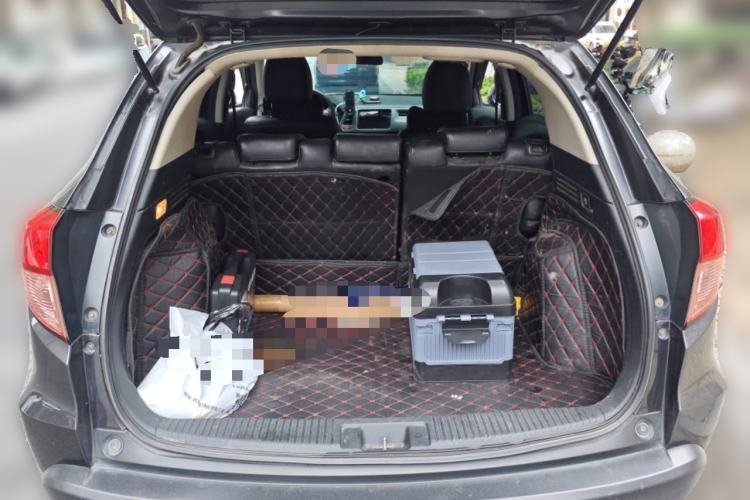 Used Honda Vezel 2015 1.5L manual two-wheel drive Comfort trim level Trunk