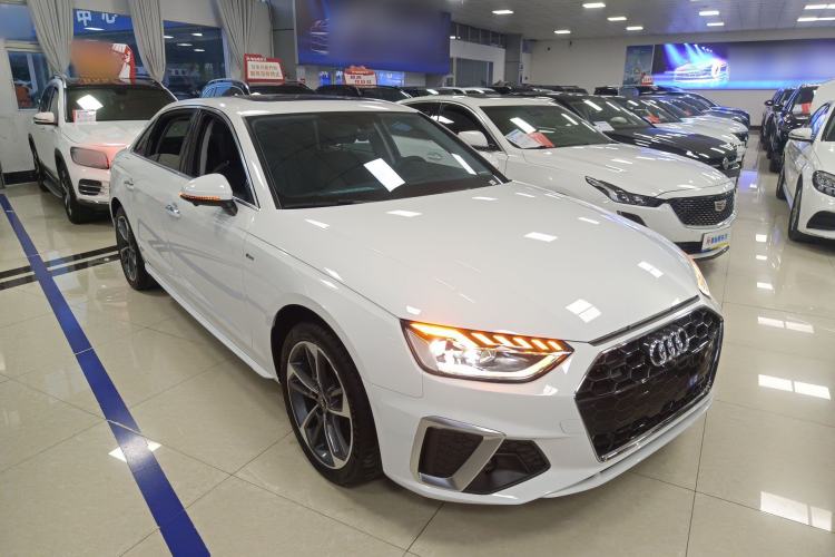 Used Audi A4L 2025 2 Million Units Enjoyment Version 40 TFSI Stylish and Dynamic Type Front Right 45 Deg