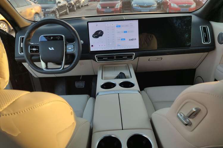 Used Li Auto L8 2023 Pro Model
